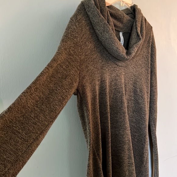 Gili Mock Neck Sweater Suede Elbow Patches Sz Medium - Picture 3 of 7